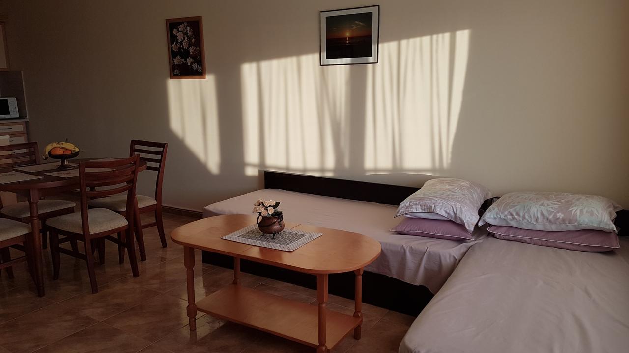Tashevi Apartments Pomorie Habitación foto